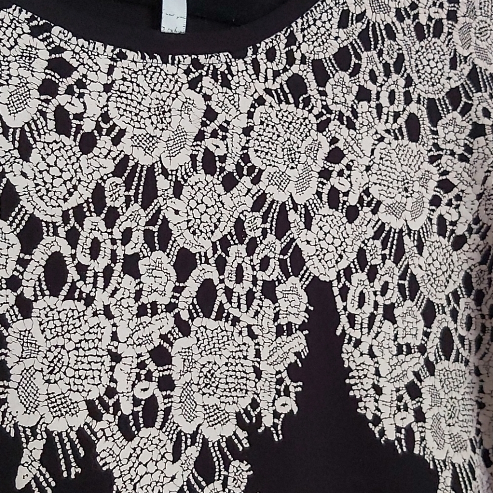 Kensie Long Sleeve Faux Lace Top size S - Picture 7 of 7